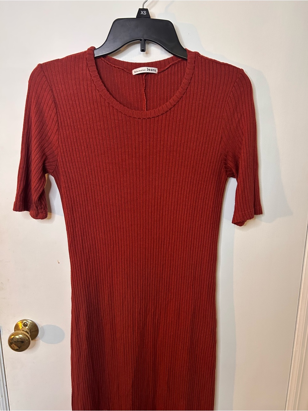 REFORMATION JEANS OLYMPIA RUST COLORED RIBBED MIDI DRESS W/SLIT SIZE MEDIUM - Picture 3 of 7